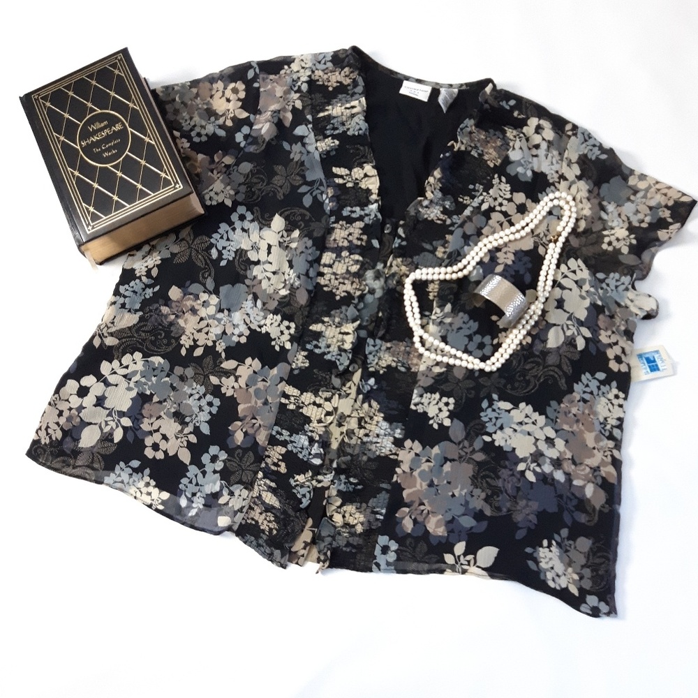 NWT New Covington Sort Sleeve Floral Button Up Blouse Top 24W
